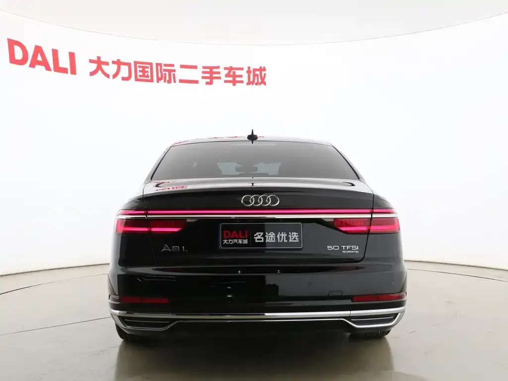 Audi A8 — фото 8