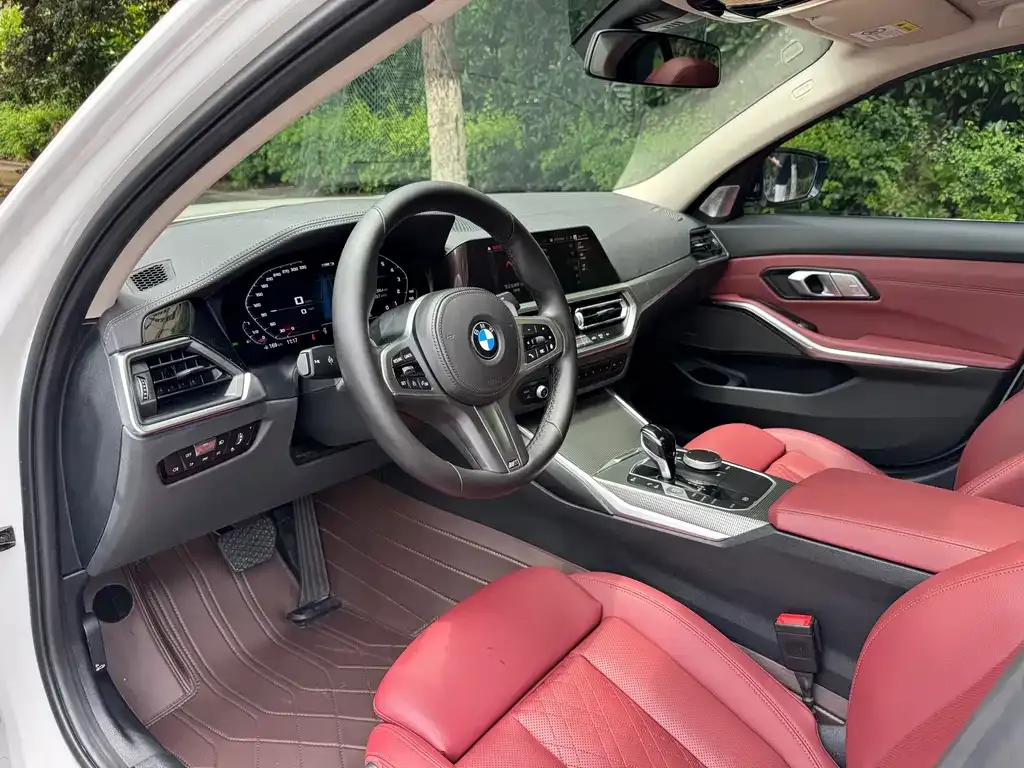 BMW 3 Series 2022 из CN, фото 2