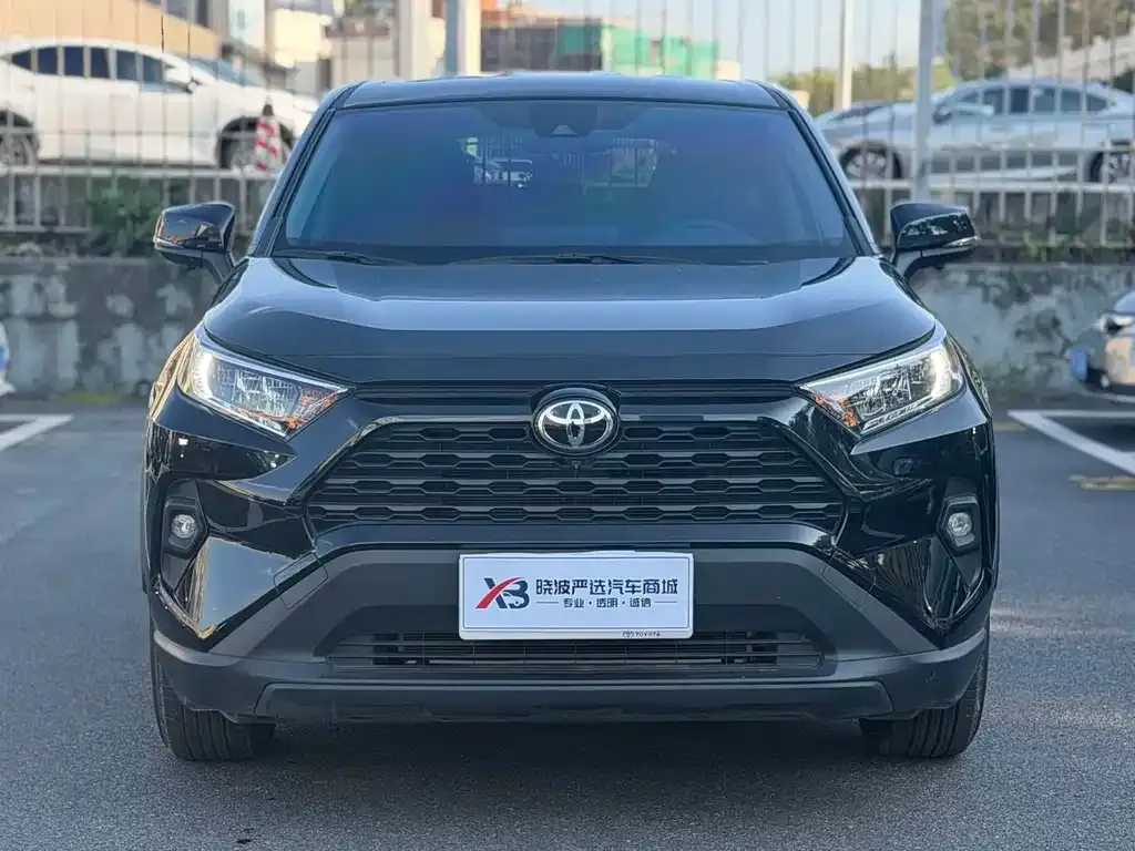 Toyota RAV4 — фото 4