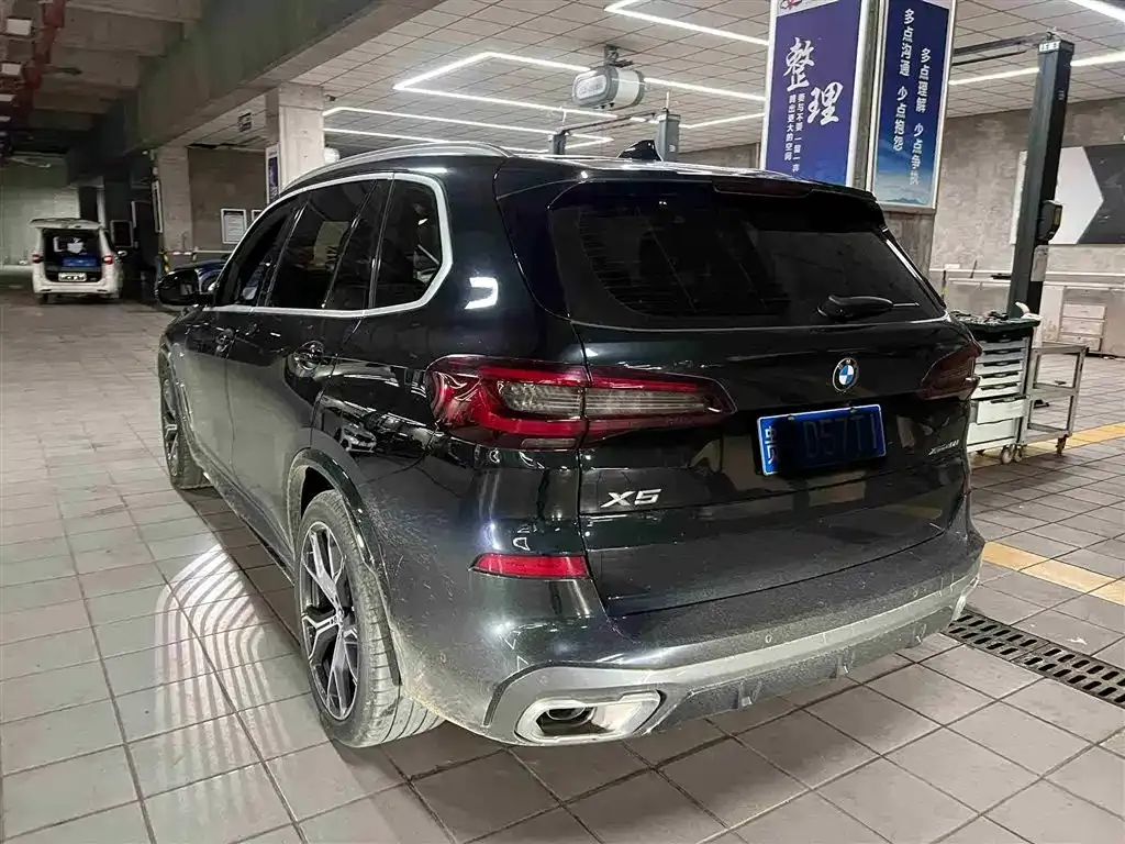 BMW X5 — фото 10