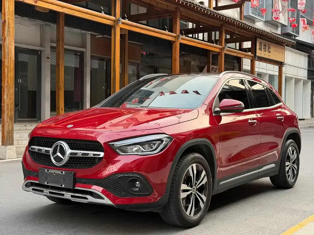 Mercedes-Benz GLA — фото 1
