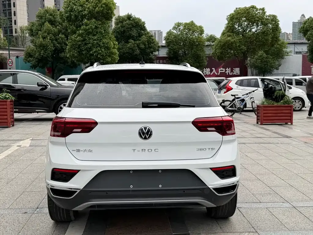 Volkswagen T-Roc — фото 2