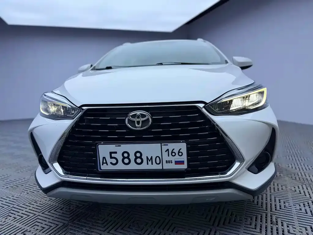Toyota Yaris L — фото 7