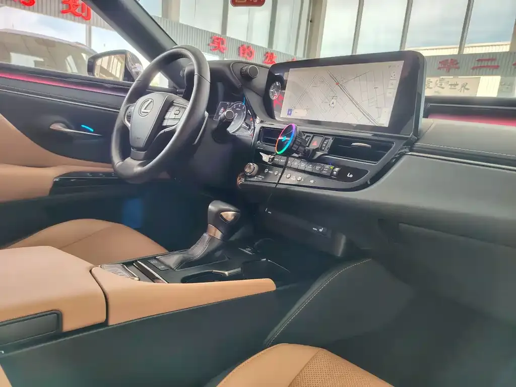 Lexus ES 2023 из CN, фото 2