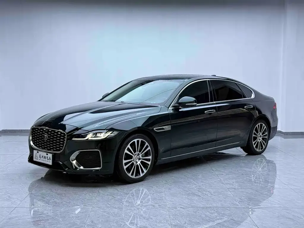 Jaguar XFL — фото 1