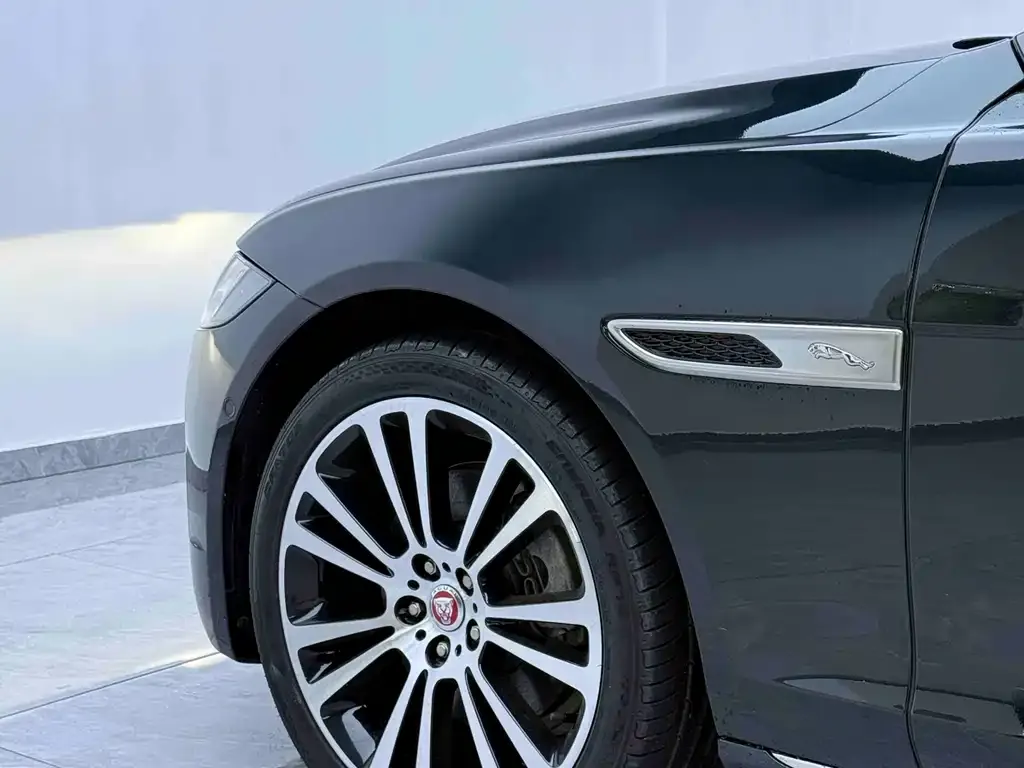 Jaguar XFL — фото 2