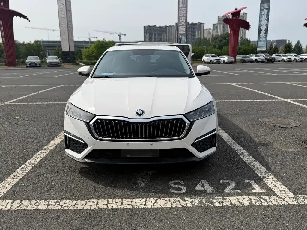 Skoda Octavia — фото 7