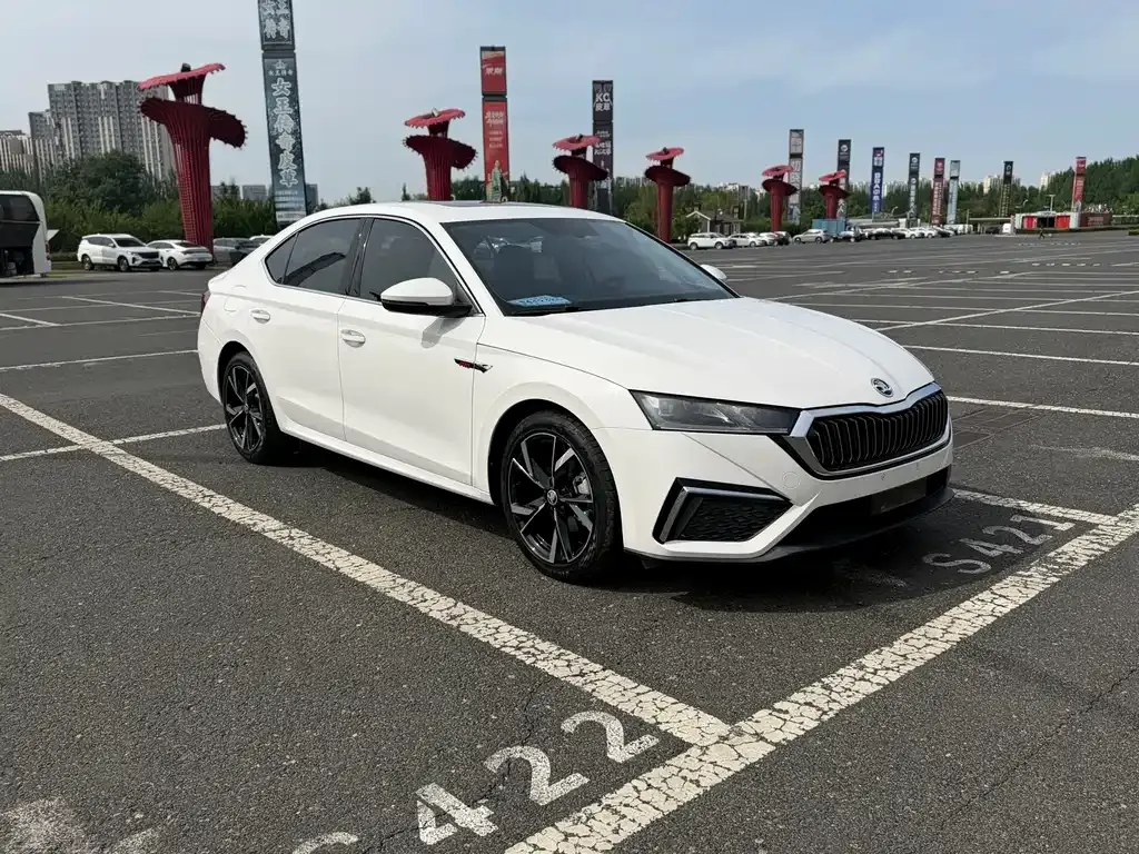 Skoda Octavia — фото 3