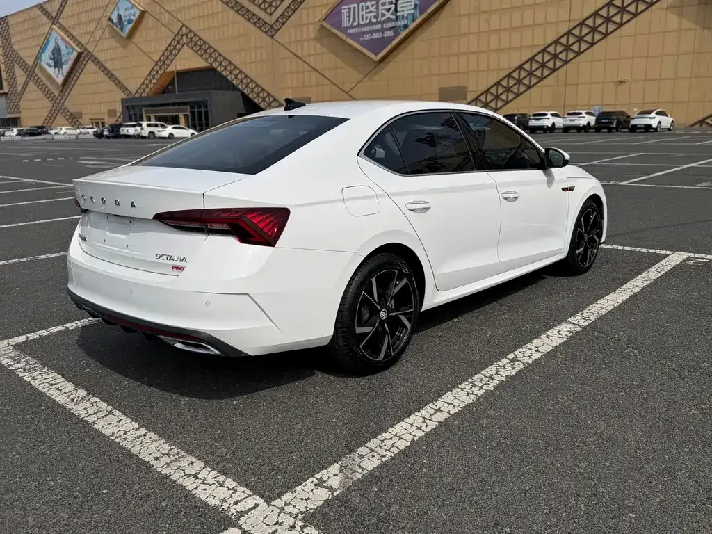 Skoda Octavia — фото 6