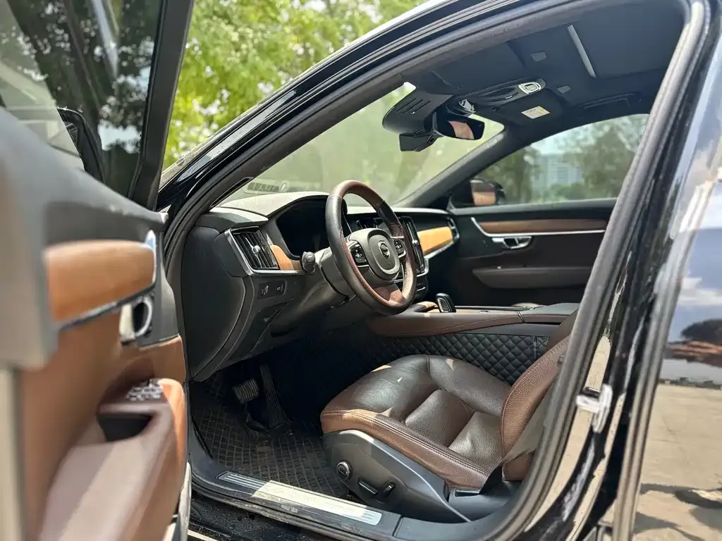 Volvo S90 — фото 2