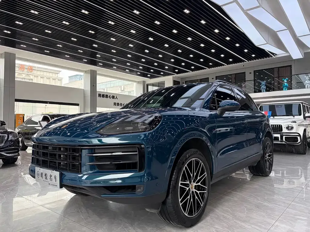 Porsche Cayenne — фото 1