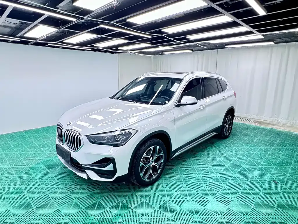 BMW X1 — фото 1