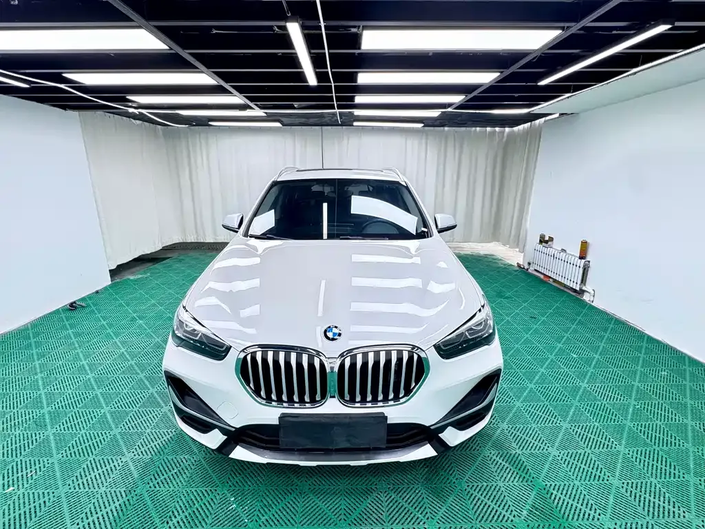 BMW X1 — фото 9