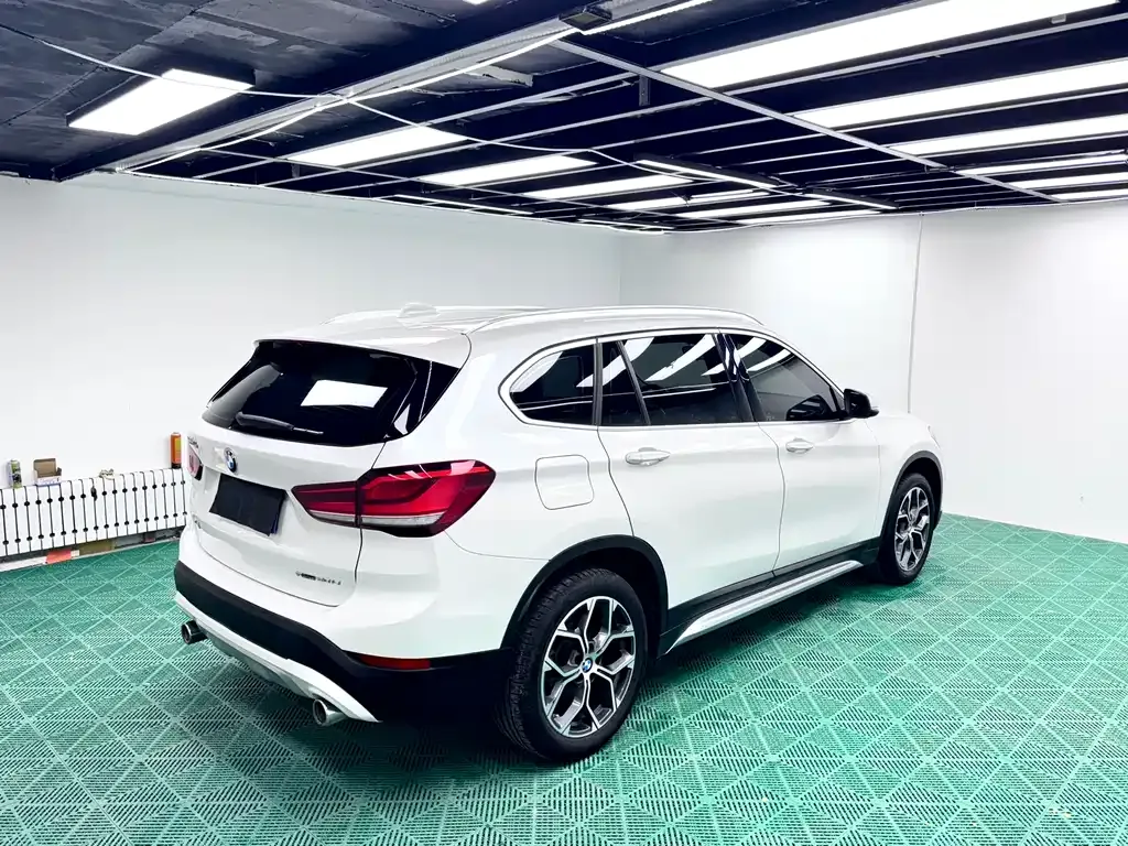 BMW X1 — фото 5