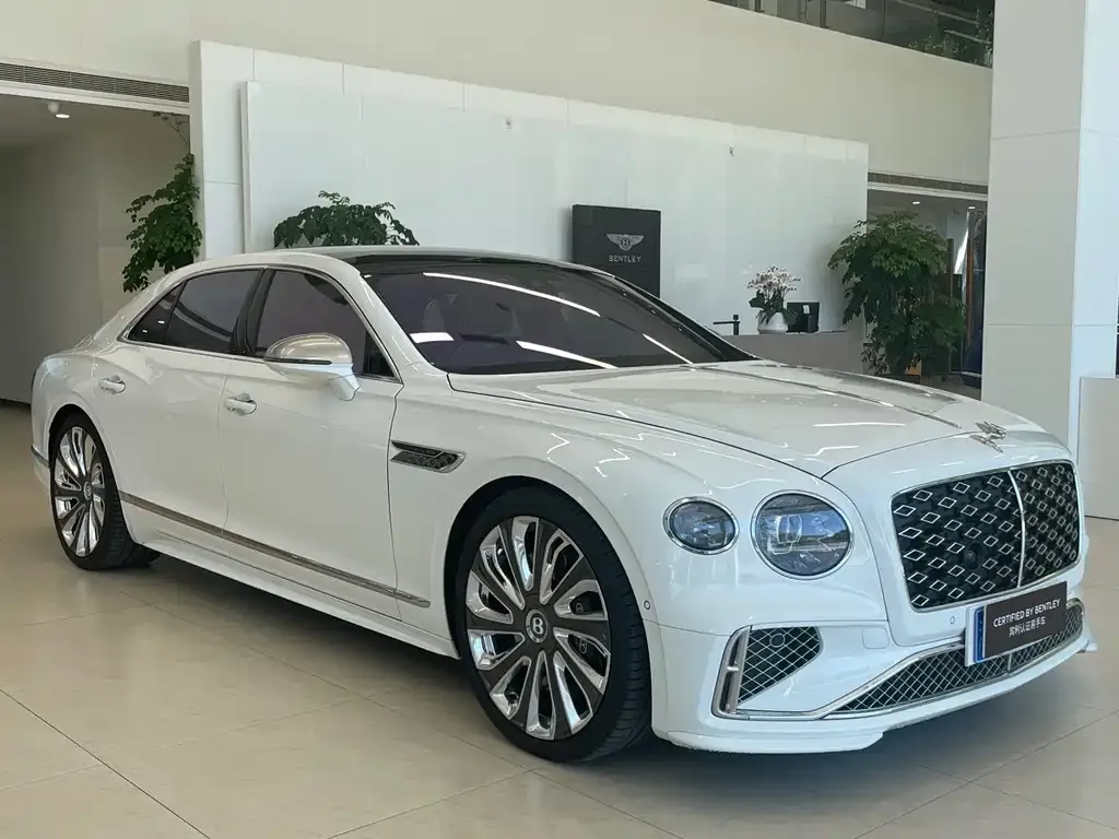 Bentley Flying Spur — фото 3
