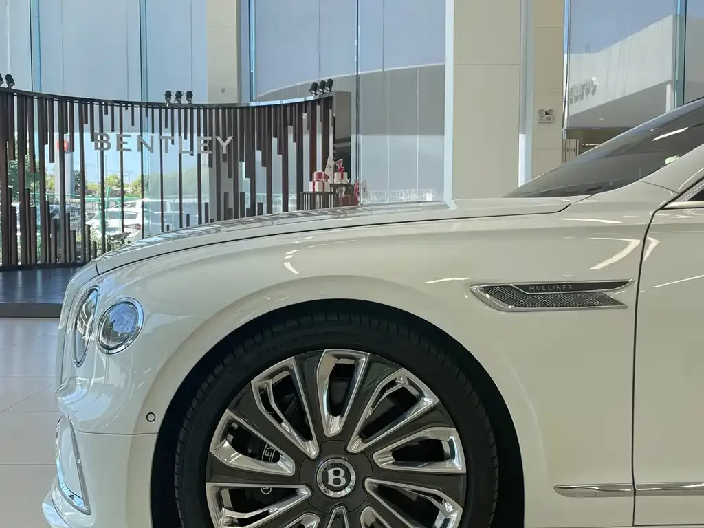Bentley Flying Spur — фото 2