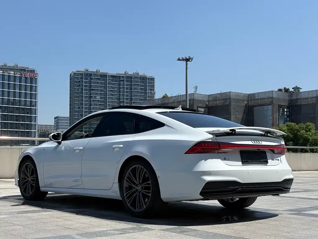 Audi A7 — фото 10