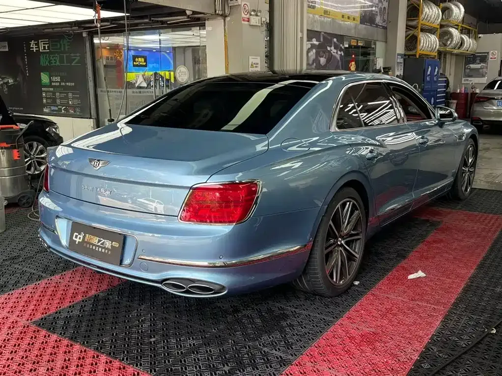 Bentley Flying Spur — фото 7