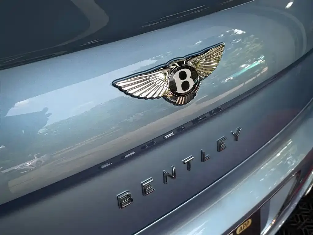 Bentley Flying Spur — фото 2