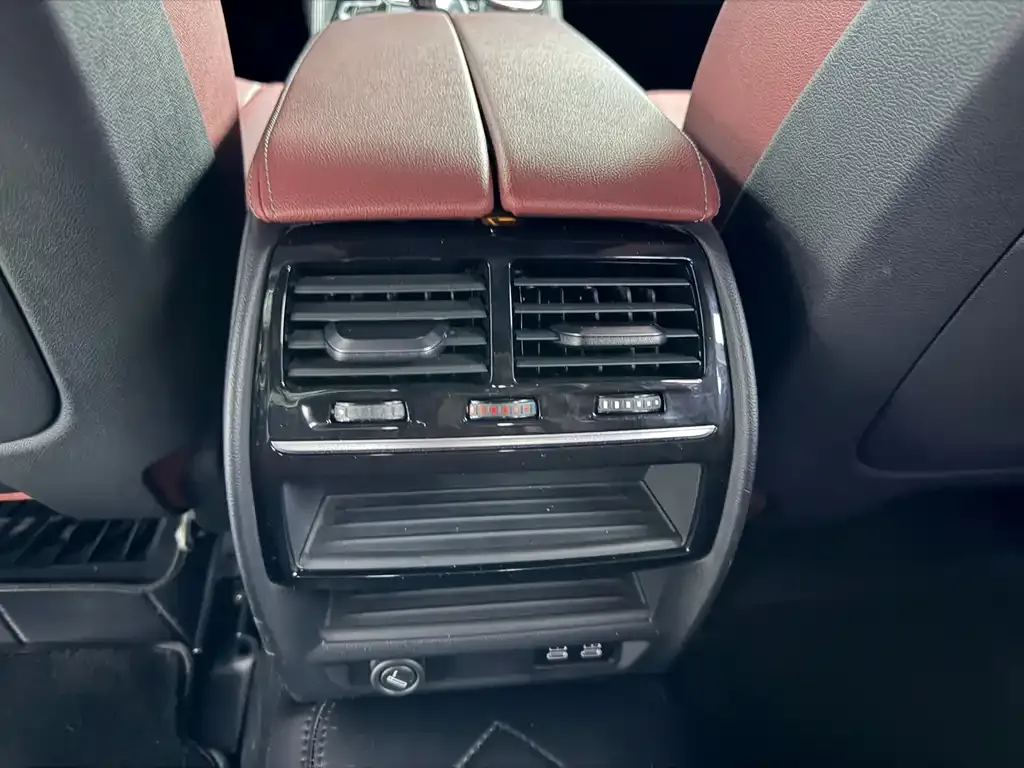 BMW 5 Series 2021 из CN, фото 5