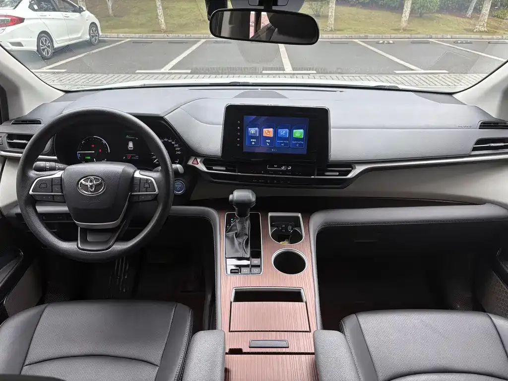 Toyota Sienna 2023 из CN, фото 7
