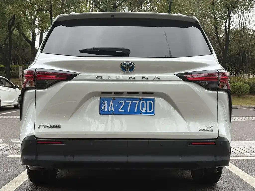 Toyota Sienna 2023 из CN, фото 4