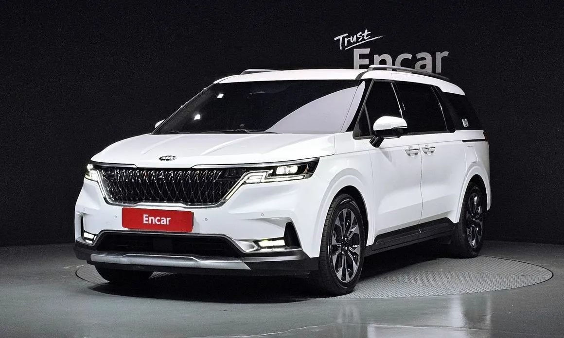Kia Carnival — фото 1