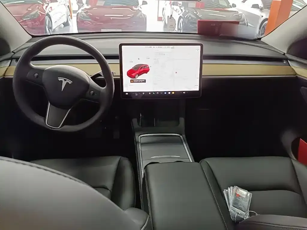 Tesla Model Y — фото 4