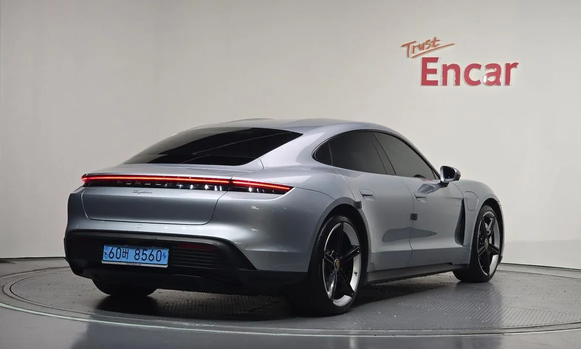Porsche Taycan 2022 из KR, фото 7