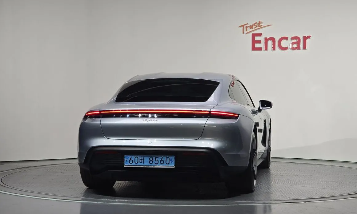 Porsche Taycan 2022 из KR, фото 10