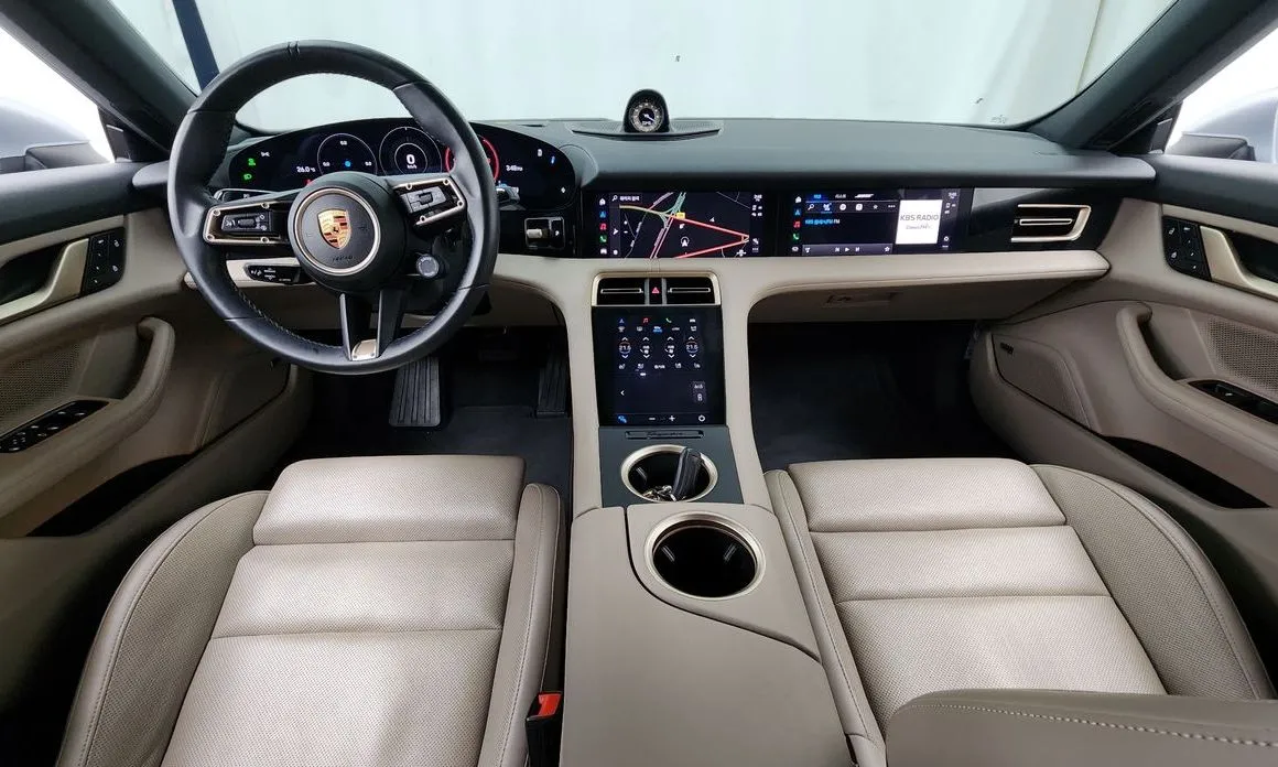 Porsche Taycan 2022 из KR, фото 8