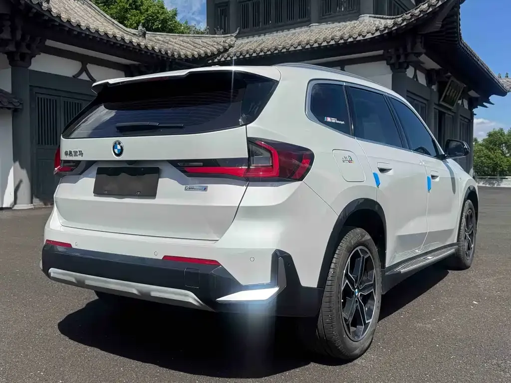 BMW X1 — фото 5