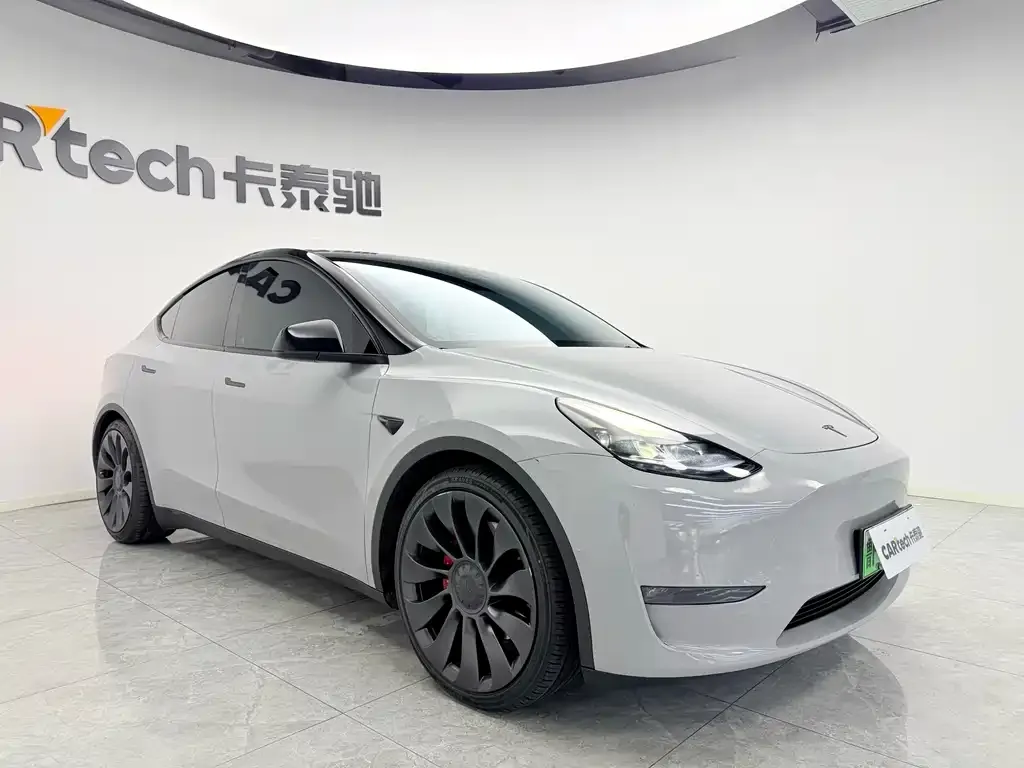 Tesla Model Y — фото 6