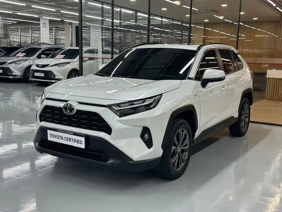 Toyota RAV4 — фото 1