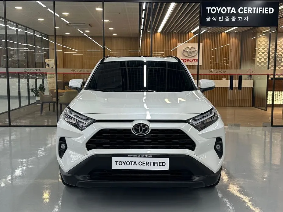 Toyota RAV4 — фото 5