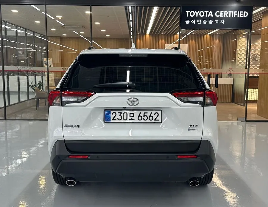 Toyota RAV4 — фото 10