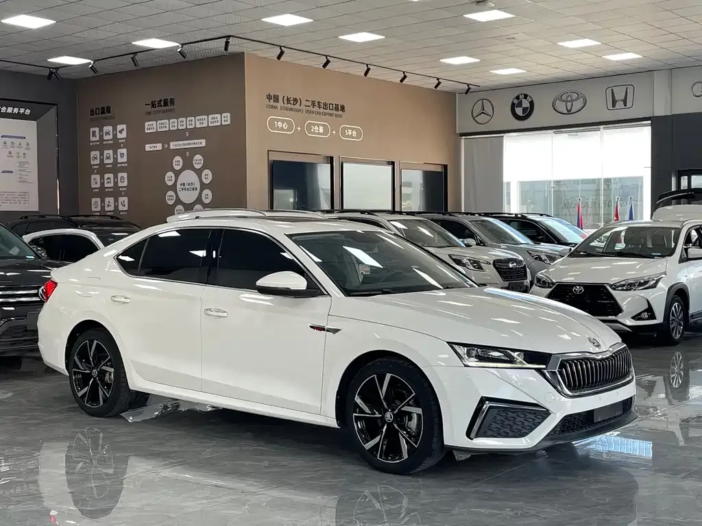 Skoda Octavia — фото 10