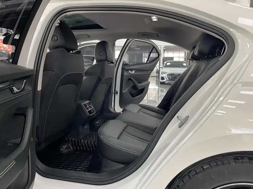 Skoda Octavia — фото 8