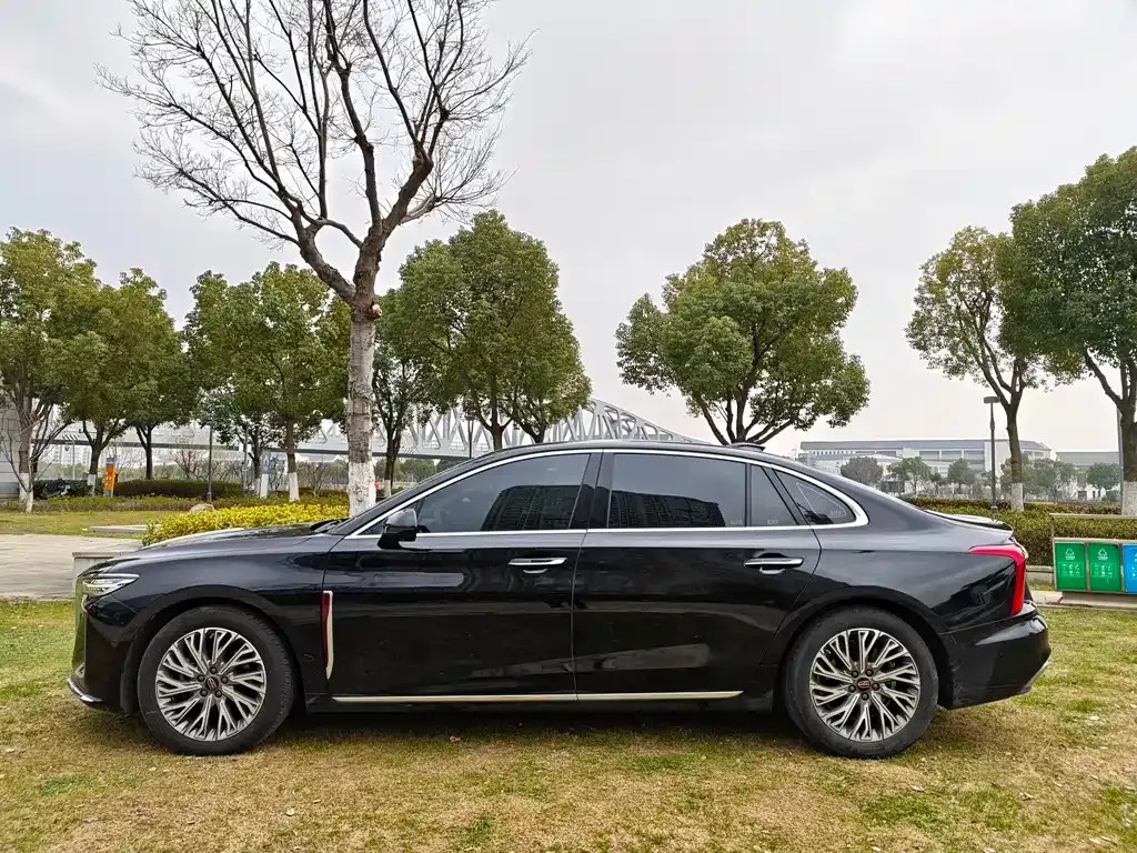 Hongqi H5 — фото 5