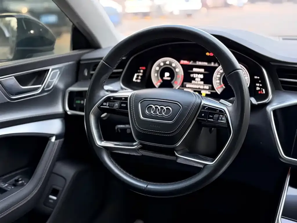 Audi A7L — фото 9