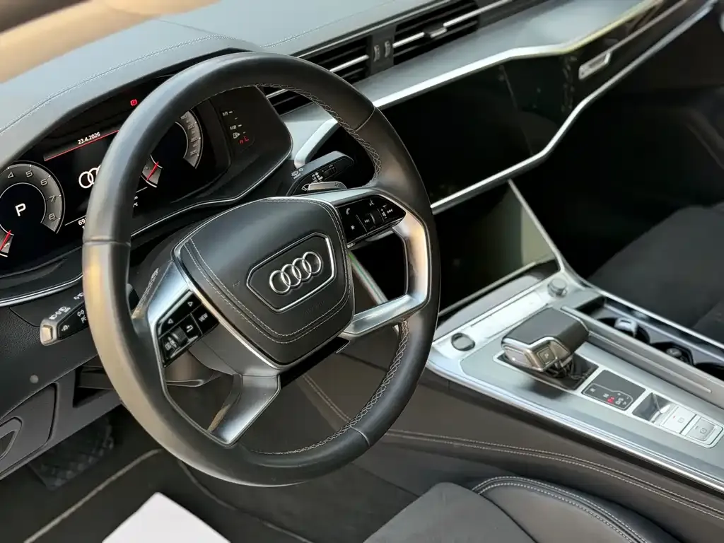 Audi A7L — фото 10