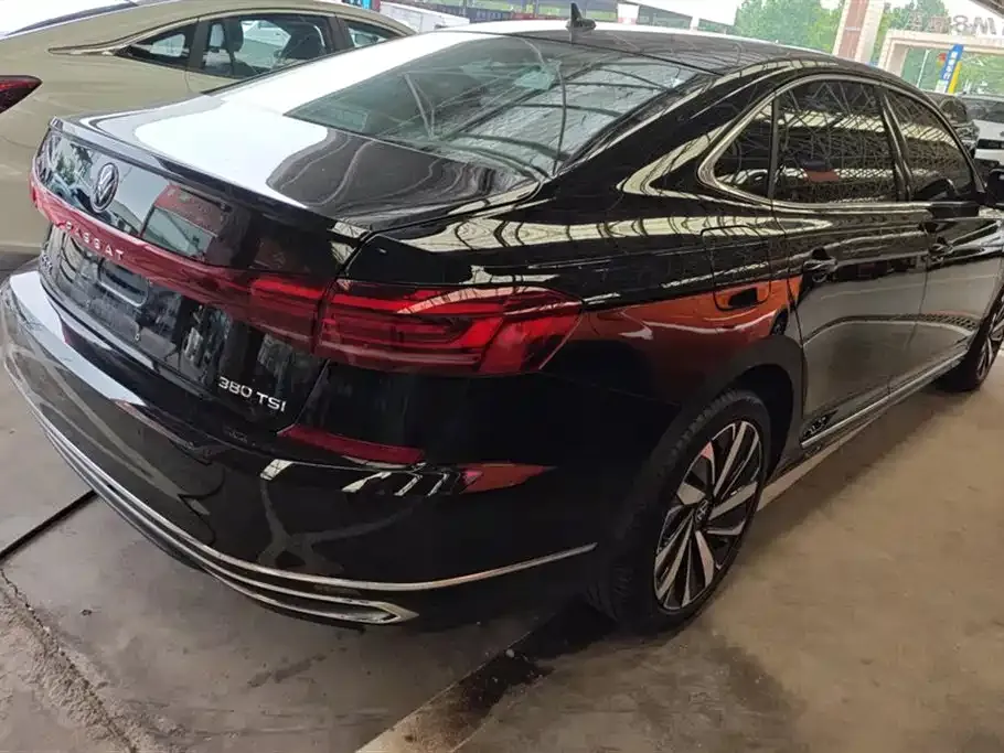 Volkswagen Passat — фото 4