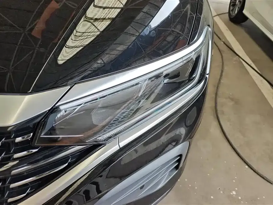 Volkswagen Passat — фото 8