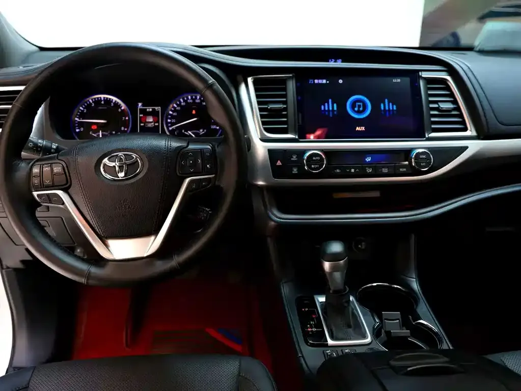 Toyota Highlander — фото 3