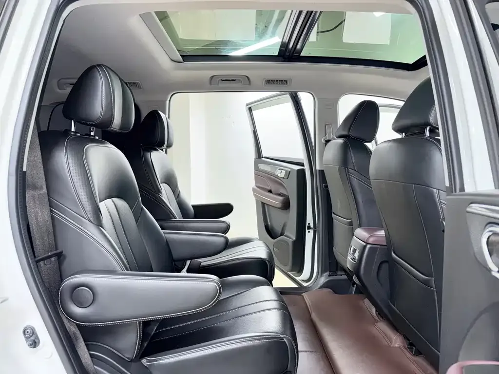 GAC Motor Trumpchi M6 — фото 10