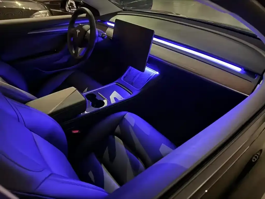 Tesla Model 3 — фото 4