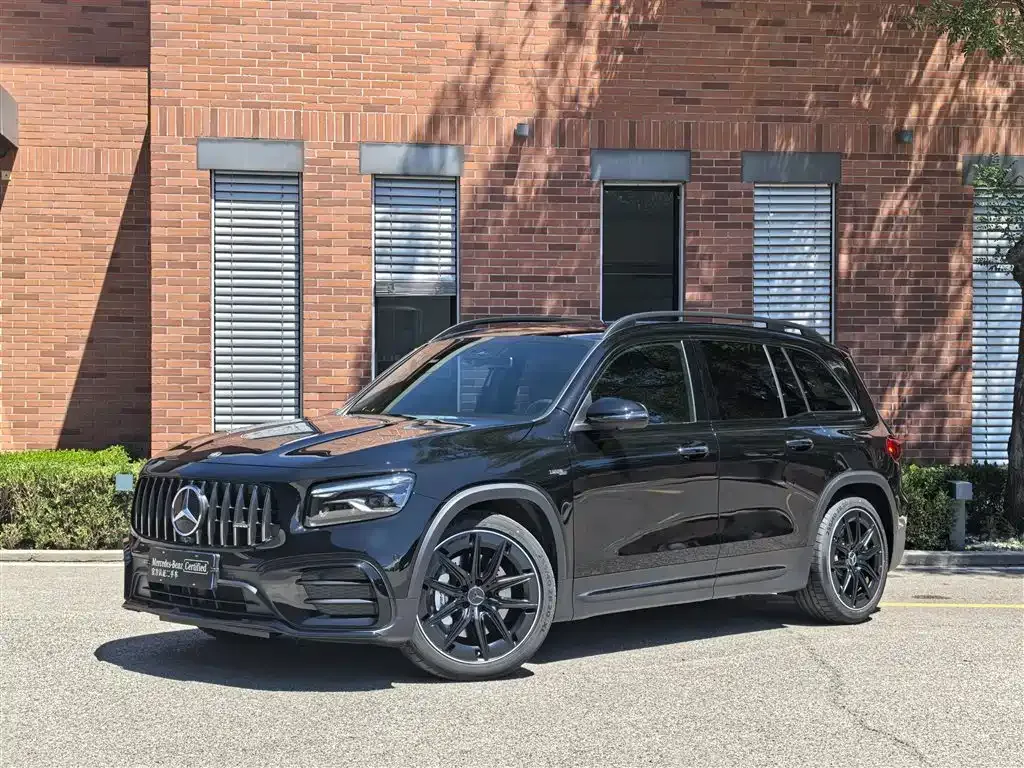 Mercedes-Benz GLB AMG — фото 1