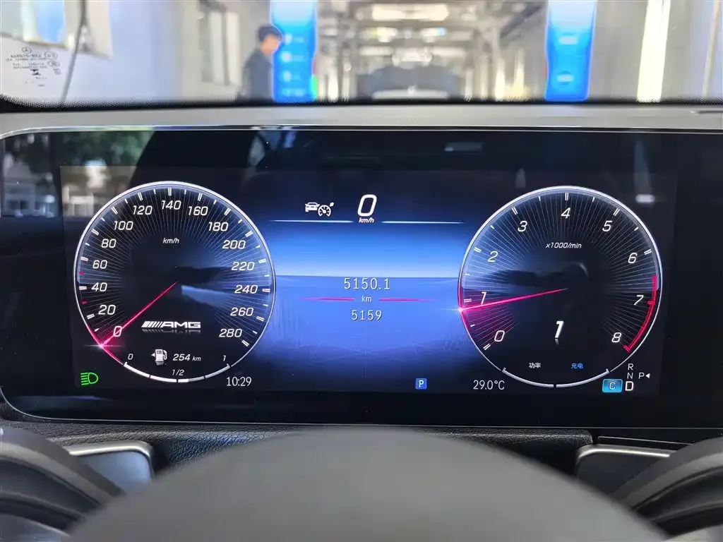 Mercedes-Benz GLB AMG — фото 6