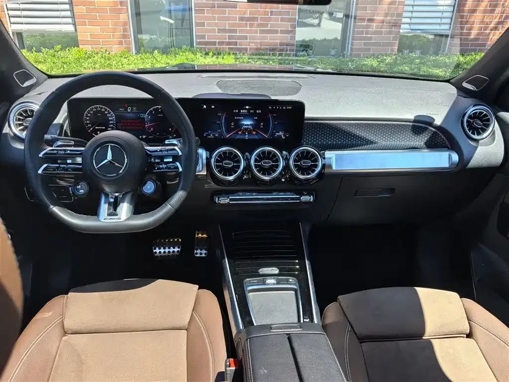 Mercedes-Benz GLB AMG — фото 3