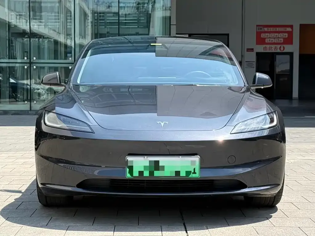 Tesla Model 3 — фото 5